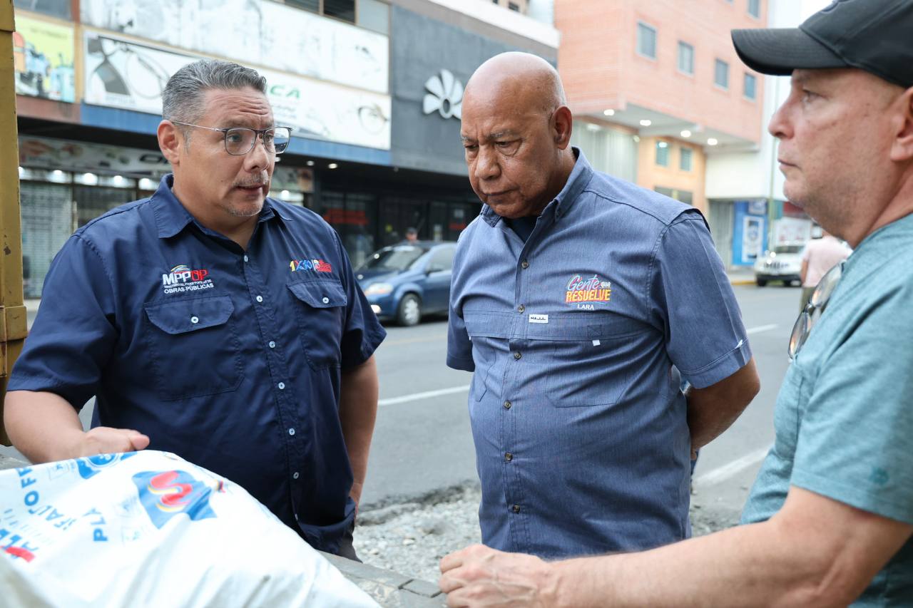 Gobernador de Lara recibió sacos de asfalto frío para iniciar pruebas piloto