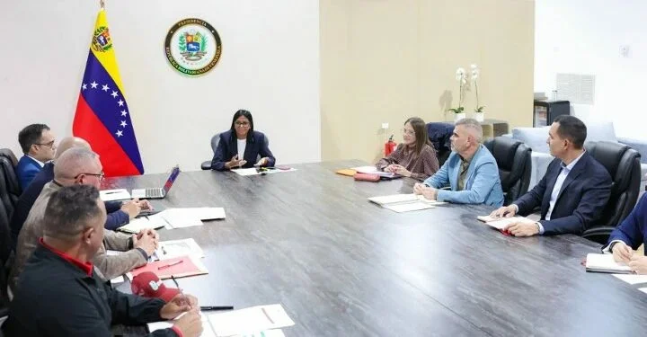 La Presidenta (E) Delcy Rodríguez ratifica pleno abastecimiento y aumento en disponibilidad de alimentos en el país