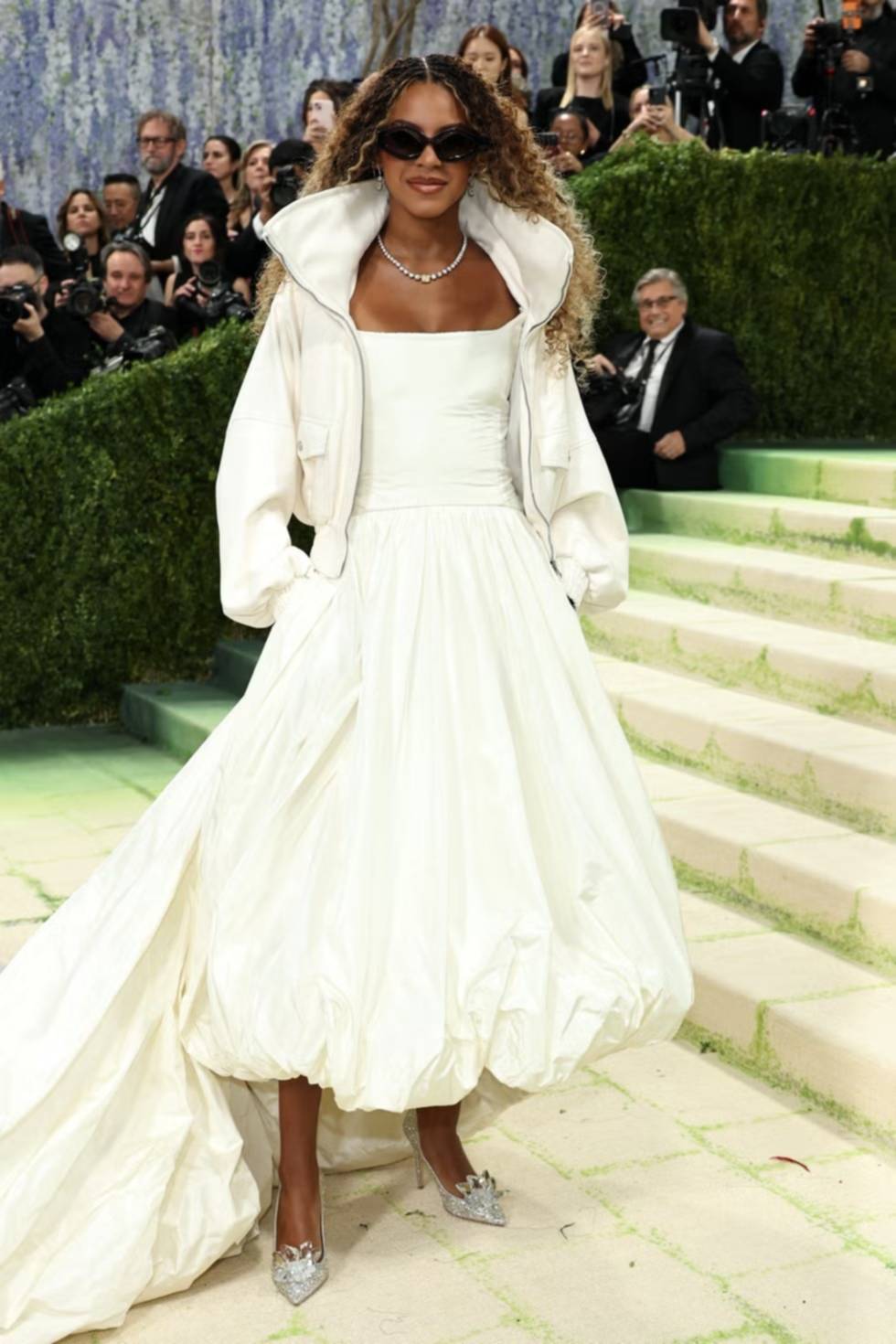 Beyoncé regresa a la Met Gala tras 10 años y roba el protagonismo junto a Blue Ivy