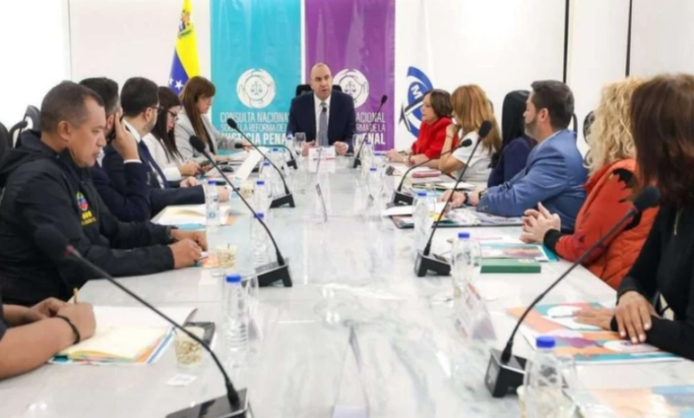 La comisión estatal impulsa debate público para la transformación del sistema judicial venezolano