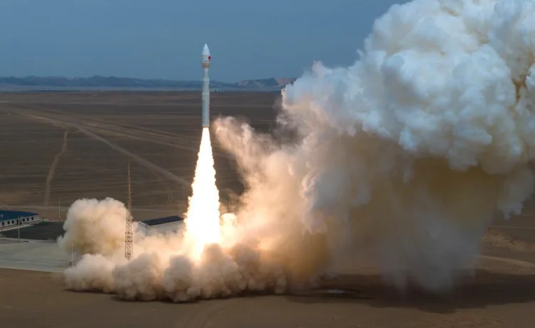 La empresa china CAS Space lanzó con éxito cinco satélites al espacio