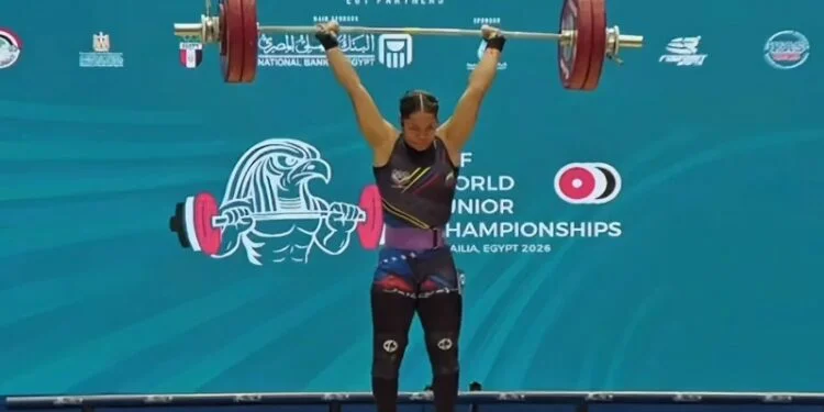 ¡Orgullo nacional! Claudia Rengifo se colgó oro en el Mundial Junior de Halterofilia 2026