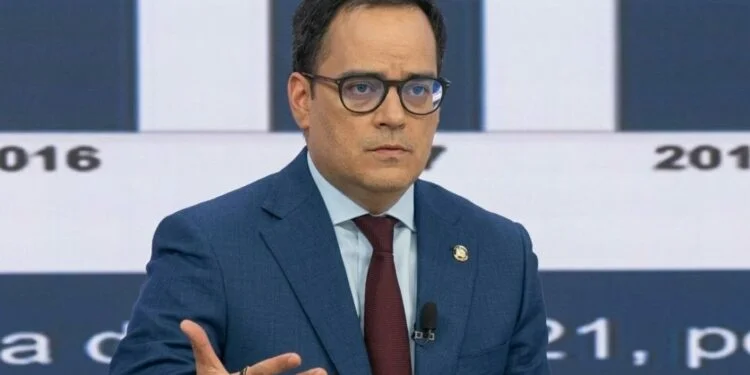 El Vicepresidente sectorial de Economía, Calixto Ortega: Diálogo nacional permitió mejora del ingreso mínimo integral con unión de todos los sectores