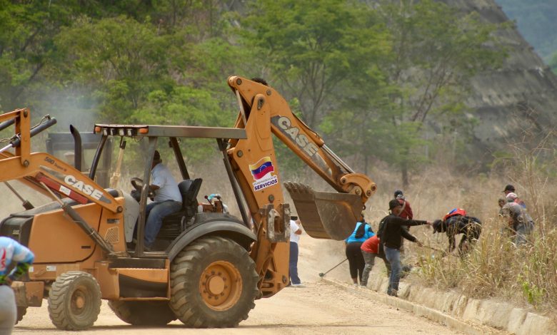 VSOPS supervisa plan de asfaltado en el Distribuidor El Merey del estado Sucre