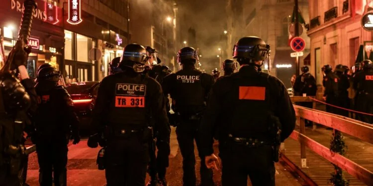 Celebración del PSG terminó en disturbios tras clasificar a la final de Champions League