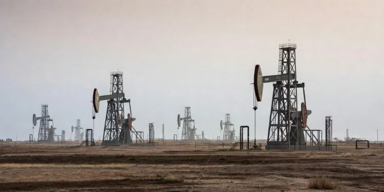 Producción de la OPEP se desploma a mínimos históricos por conflicto en Oriente Medio