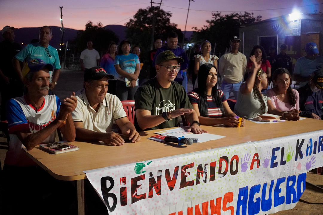 Alcalde Yanys Agüero sostiene encuentro comunitario con la Comuna Pensando en Chávez en la parroquia El Cují