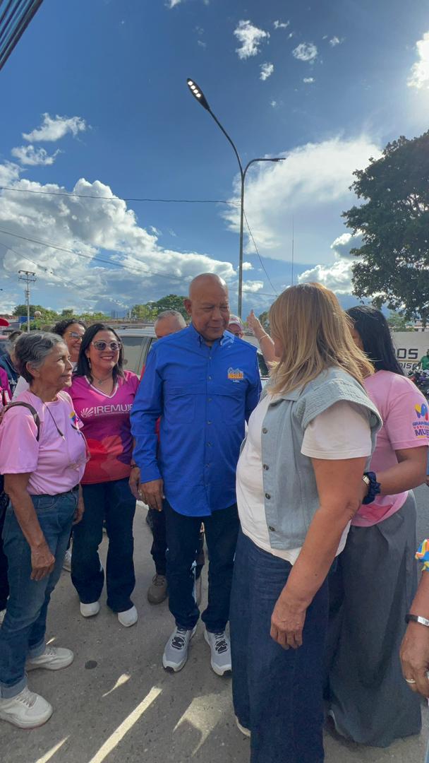 Gobernador de Lara y Ministra de la Mujer  acompañaron asamblea de comuneras en el municipio Morán