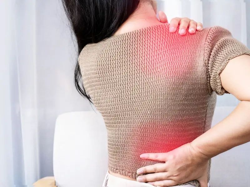 ¿Tensión en hombros y espalda? Estas son las zonas donde las mujeres suelen acumular más estrés