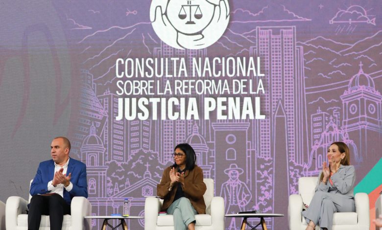 Delcy Rodríguez promueve reestructuración del sistema judicial para proteger los derechos humanos