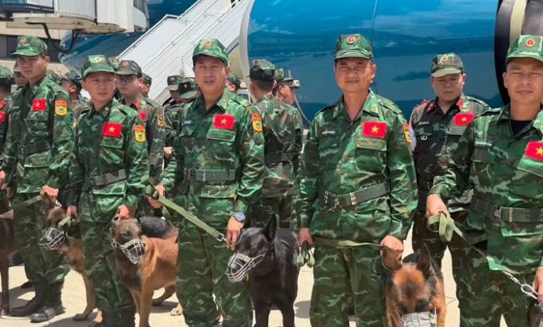 Presidenta (E) Delcy Rodríguez da la bienvenida a 174 rescatistas y 8 agentes caninos de Vietnam