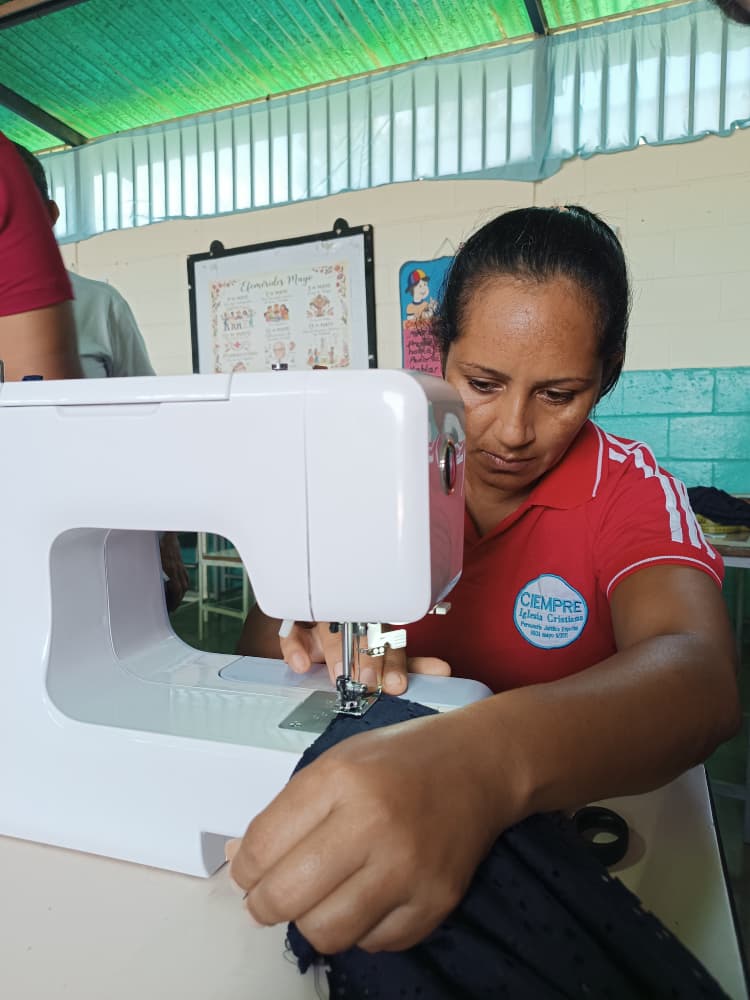 Fonfip capacitó a 300 habitantes del municipio Crespo para impulsar la economía local