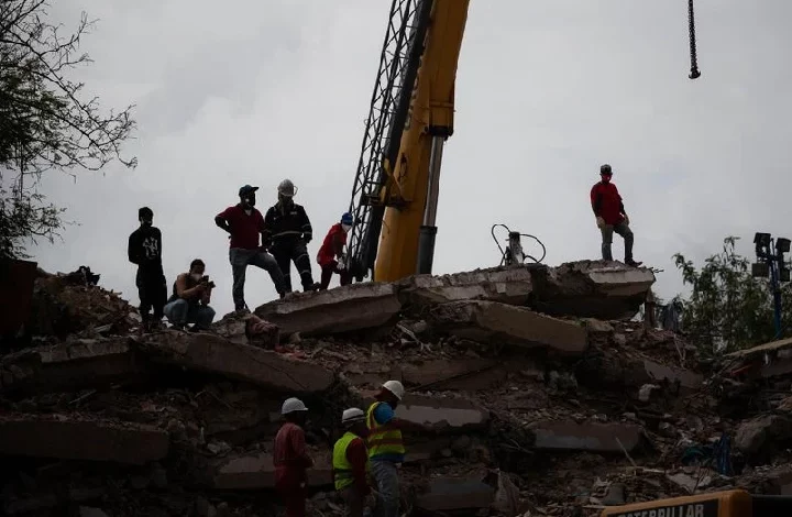 Inician remoción de escombros a espacios baldíos en La Guaira