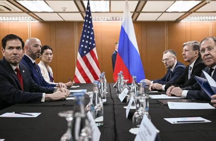 Ministro de Relaciones Exteriores de Rusia se reúne con Marco Rubio en Filipinas