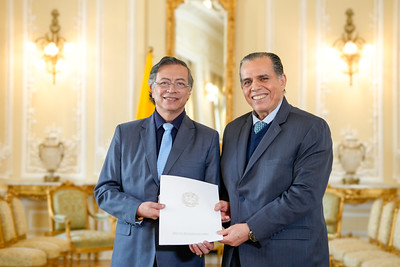 Embajador Ramón Orlando Maniglia presenta cartas credenciales ante el presidente de Colombia Gustavo Petro