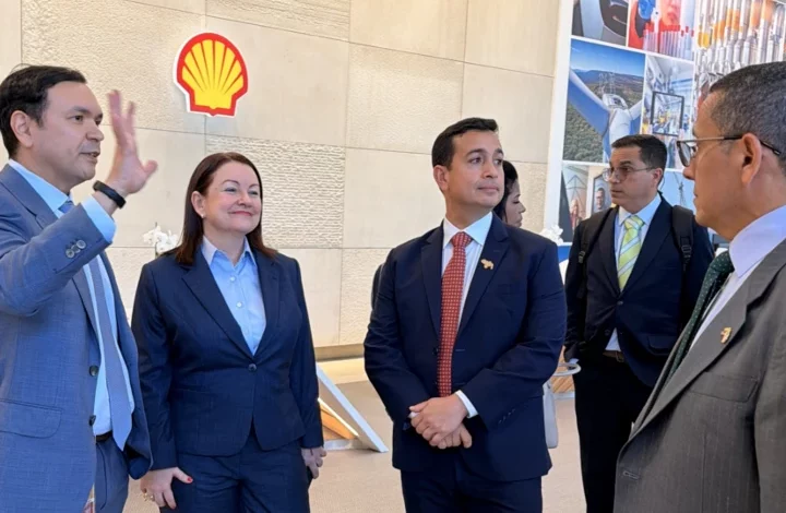 Delegación venezolana evalúa tecnologías energéticas de Shell para impulsar el sector hidrocarburos
