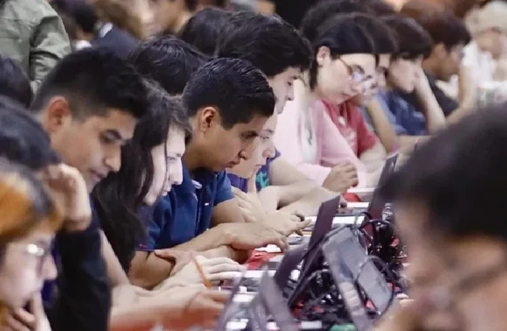 UNAM detecta a 22 estudiantes haciendo trampa con IA en examen