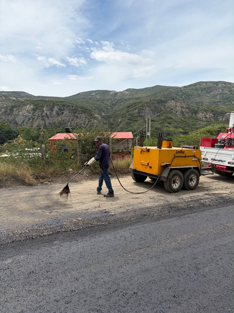 Alcaldía de Iribarren recupera la vialidad de Buena Vista para fortalecer el sector agrícola y el transporte público