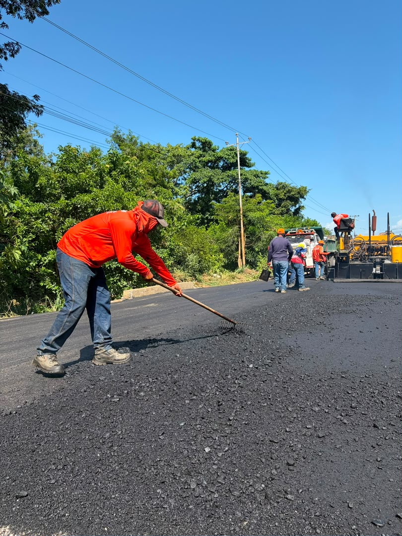 Alcaldía de Iribarren inicia colocación de 1.000 toneladas de asfalto en la vía hacia Cordero de la parroquia Tamaca