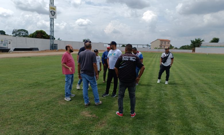Avanzan trabajos de rehabilitación en el estadio del Complejo Polideportivo Carlos Maya