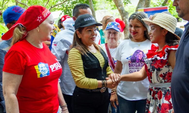lideró asambleas comunales para la Consulta Popular Nacional