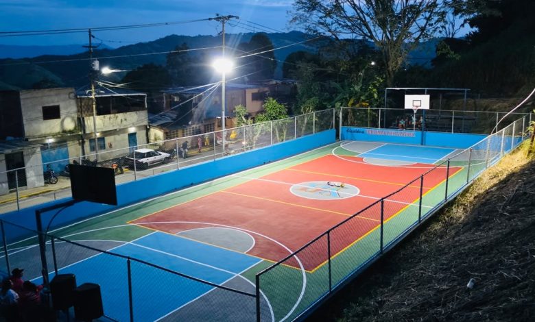 Las Brisas de Cristóbal Rojas estrena cancha deportiva y planta potabilizadora de agua