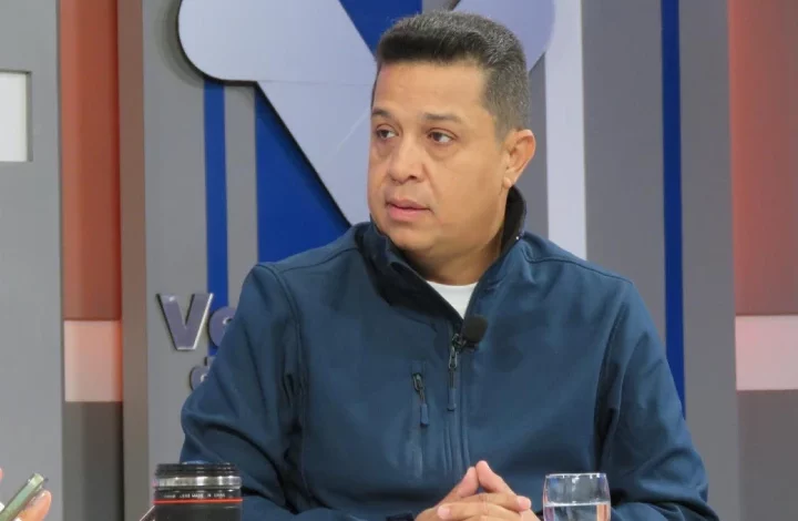 Willian Gil confirma la entrega de 302 escuelas recuperadas para el ciclo escolar 2026-2027