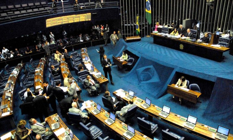 Senado de Brasil aprueba en comisión la eliminación de la escala laboral 6×1
