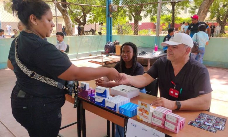 Jornada médica brindó 261 atenciones gratuitas a estudiantes de Maracaibo