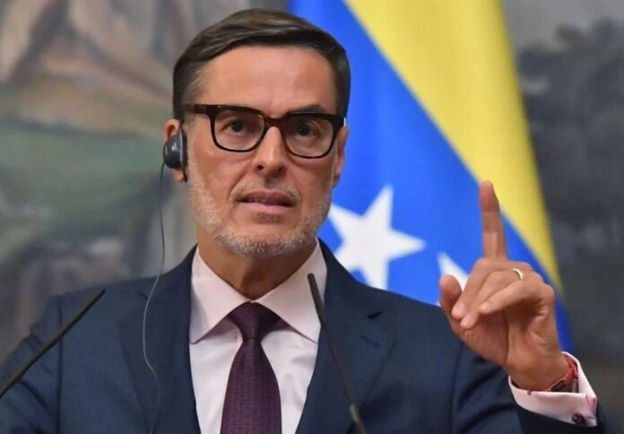 “Visiones arrogantes y vetustas”: Canciller Plasencia rechazó declaraciones de su homólogo uruguayo Mario Lubetkin contra Venezuela