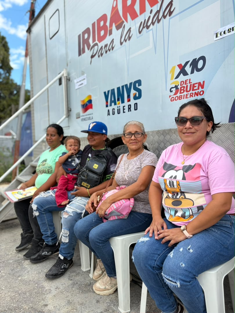 Habitantes de la Comuna Senderos del Roble fueron beneficiados con jornada de atención social del IMDES