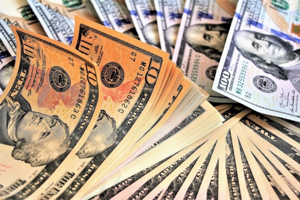 Alerta del FMI: La economía global camina sobre la cuerda floja